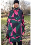 Zwart / groen / roze Triangulate regenponcho Danebodil van Danefae 7