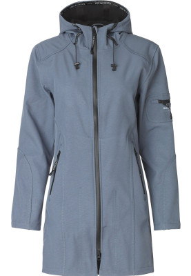 Blue Grayness softshell regenjas van Ilse Jacosen 