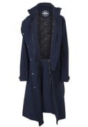 Donkerblauwe Urban outdoor lange damesregenjas / trenchcoat van Agu 2