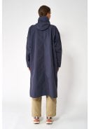 Donkerblauwe lange dames regenjas Nebel van Tantä 6