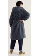 Donkerblauwe (Squid Ink) dames regenjas Path Maker Coat van Seasalt 6