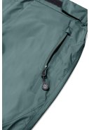 Groene duurzame regenponcho en regenbroek van Dripp Rainwear 8