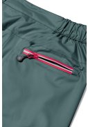 Groene duurzame regenponcho en regenbroek van Dripp Rainwear 9