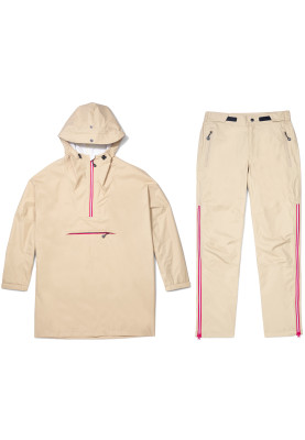 Camel Kick duurzame regenponcho en regenbroek van Dripp Rainwear