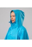 Neon blauwe regenponcho van Mac in a Sac 6