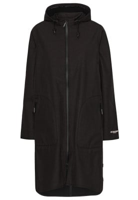 Zwarte softshell A-lijn regenjas van Ilse Jacobsen